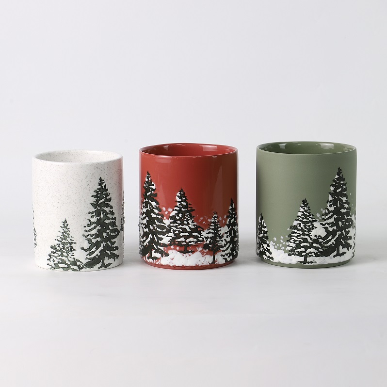 Håndmalte lysestaker Christmas Pines – Hvem kan motstå denne overraskelsen som bringer vinterromantikk til håndleddet ditt?